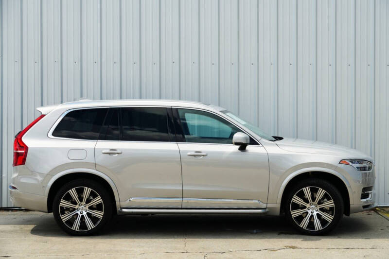 2023 Volvo XC90 Recharge T8 Ultimate Bright Theme 6P