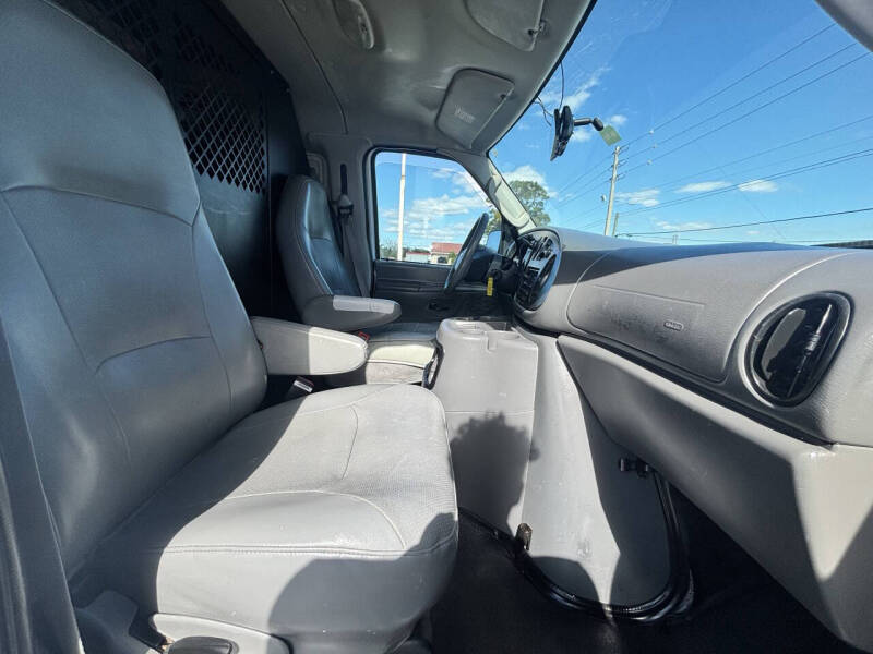 2004 Ford E-Series E-150