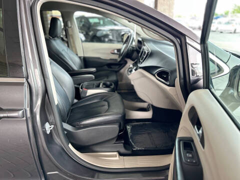 2019 Chrysler Pacifica Touring L