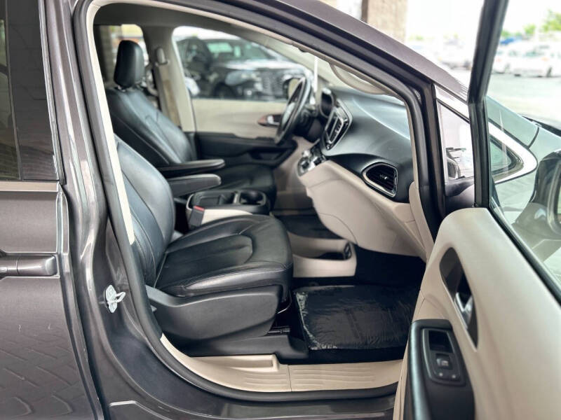 2019 Chrysler Pacifica Touring L