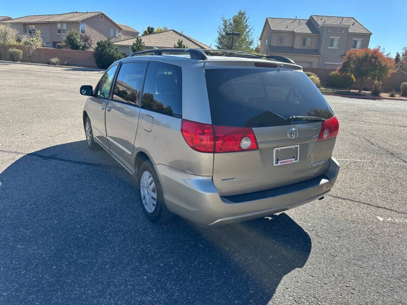 2009 Toyota Sienna LE 8-Passenger