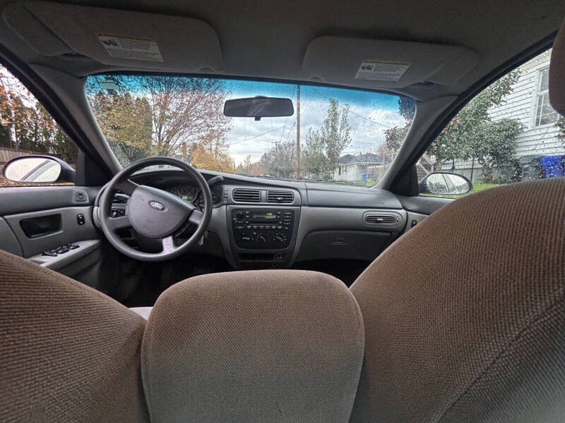 2004 Ford Taurus SES