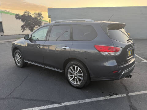 2013 Nissan Pathfinder SV