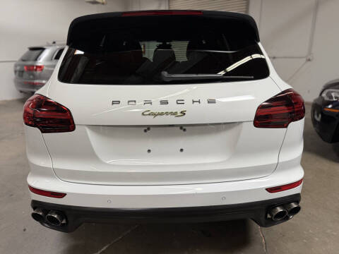 2016 Porsche Cayenne S E-Hybrid