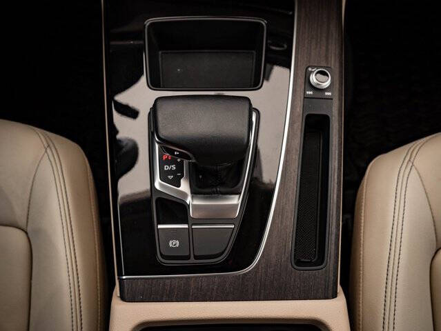 2025 Audi Q5 quattro Premium 40 TFSI