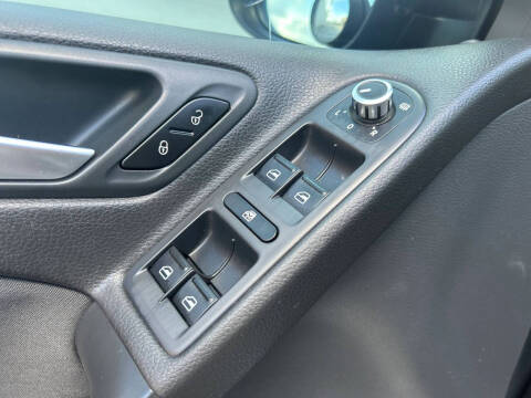 2014 Volkswagen GTI Wolfsburg Edition PZEV