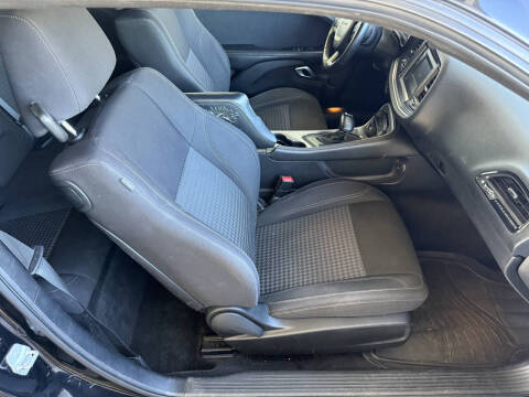 2015 Dodge Challenger SXT