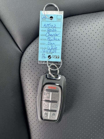 2026 Chrysler Pacifica Select