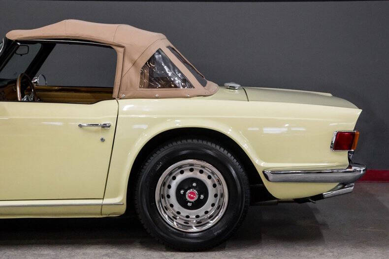 1971 Triumph FUEL INJECTED OVERDIVE TR6