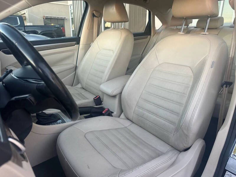 2017 Volkswagen Passat 1.8T SEL Premium