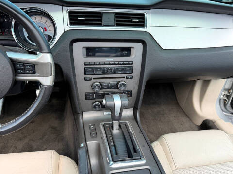 2010 Ford Mustang V6 Premium