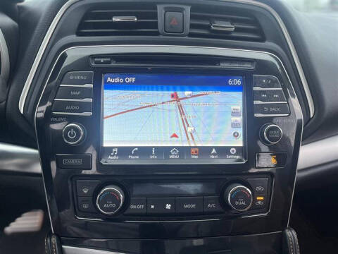 2017 Nissan Maxima 3.5 SR