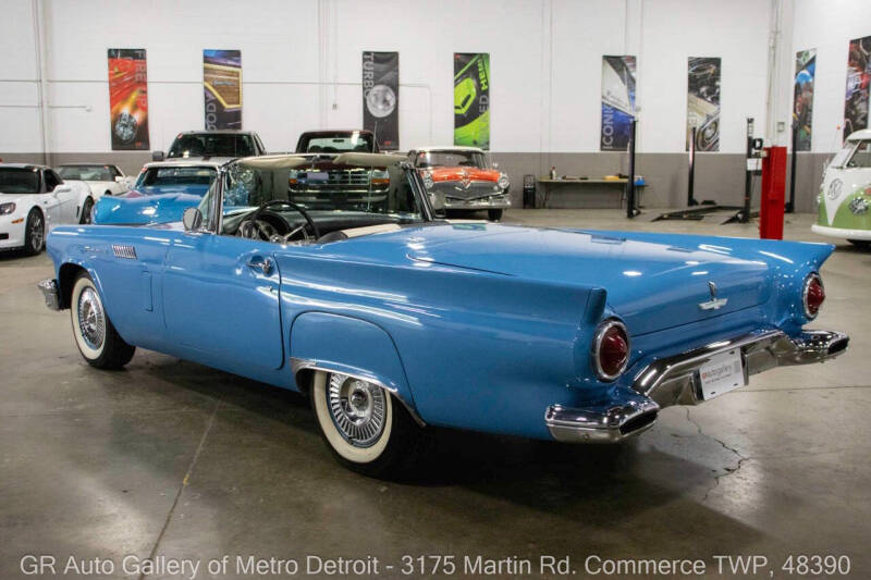 1957 Ford Thunderbird