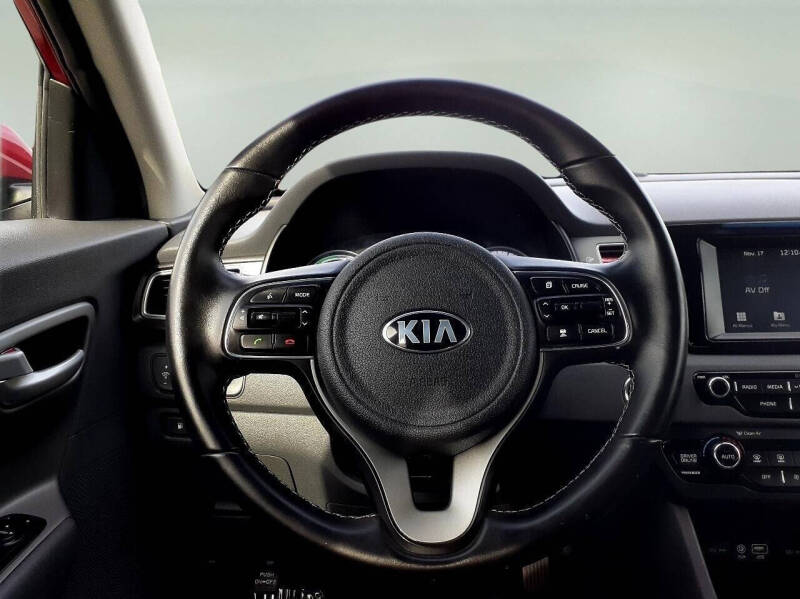 2017 Kia Niro LX