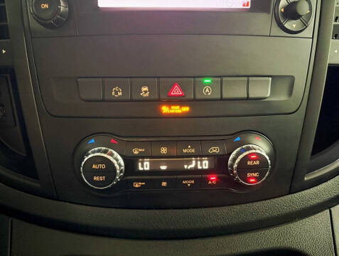 2017 Mercedes-Benz Metris Passenger