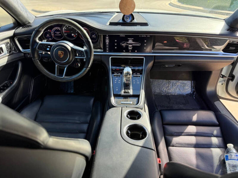 2017 Porsche Panamera Turbo