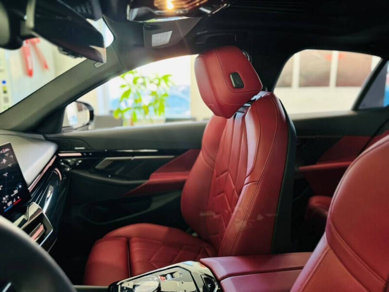 2024 BMW 5 Series 530i