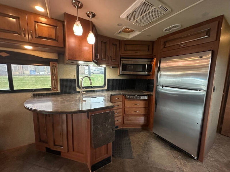 2015 Fleetwood RV Excursion 35B