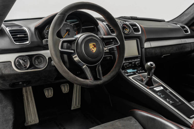 2016 Porsche Cayman GT4