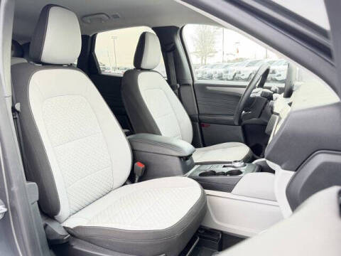 2023 Ford Escape Hybrid Active