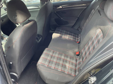 2017 Volkswagen Golf GTI SE