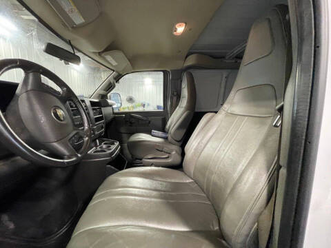 2023 Chevrolet Express 2500