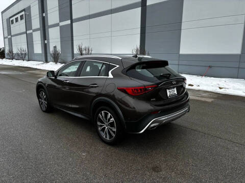 2017 Infiniti QX30 Premium