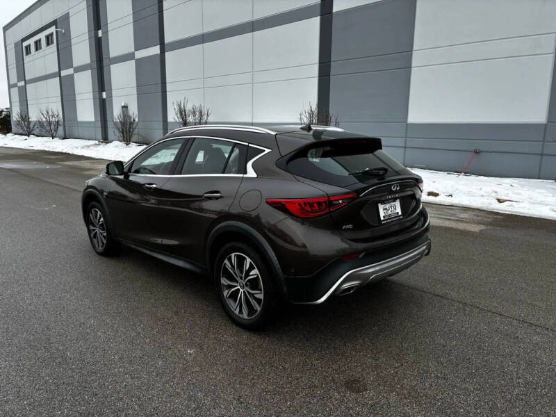 2017 Infiniti QX30 Premium