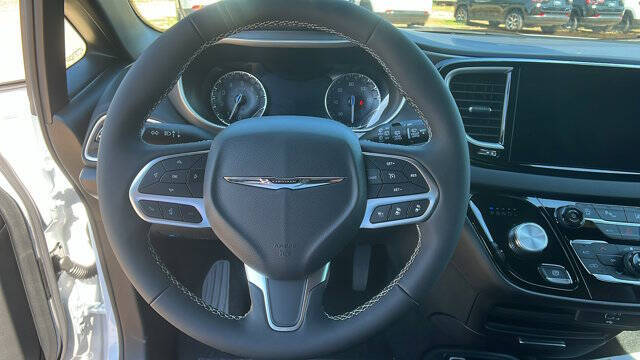 2026 Chrysler Voyager LX