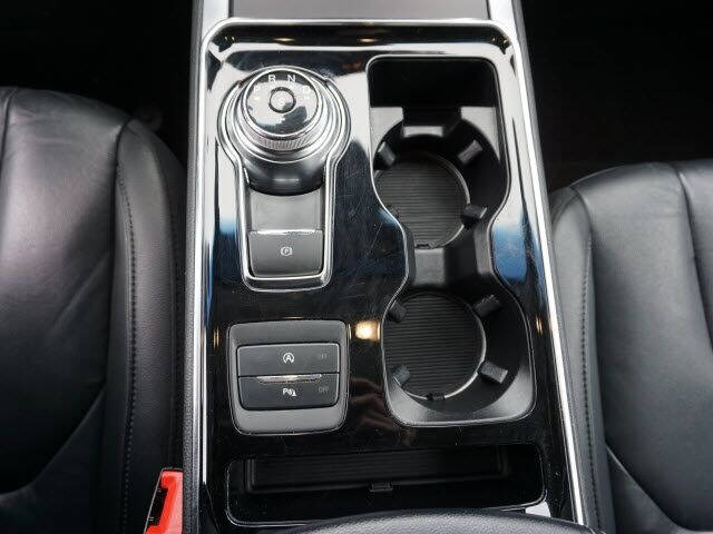 2020 Ford Edge Titanium