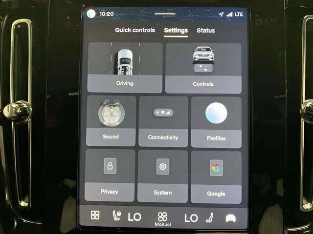 2025 Volvo XC40 B5 Plus Bright Theme