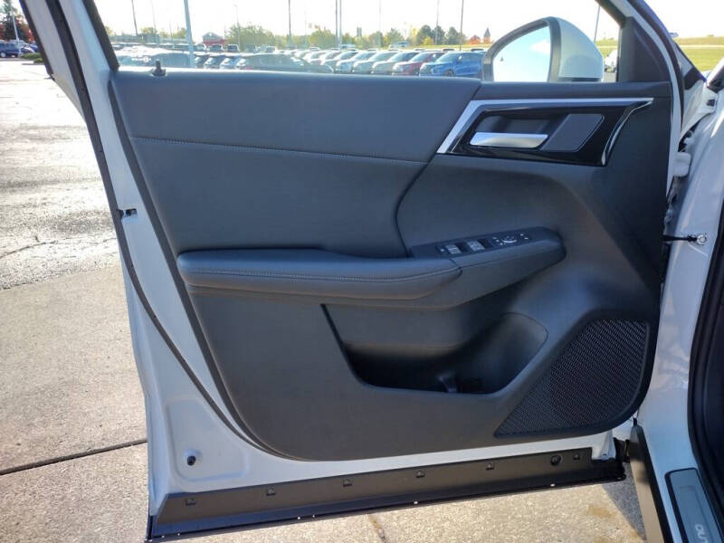 2025 Mitsubishi Outlander PHEV SE