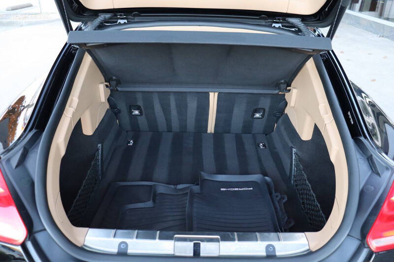 2016 Porsche Panamera Edition