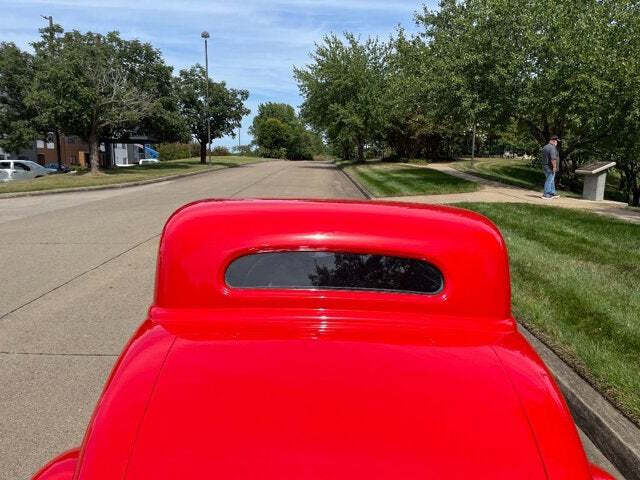 1934 Ford COUPE 16