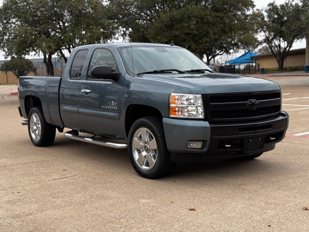 2009 Chevrolet Silverado 1500 for sale at Kanda Motors in Dallas, TX