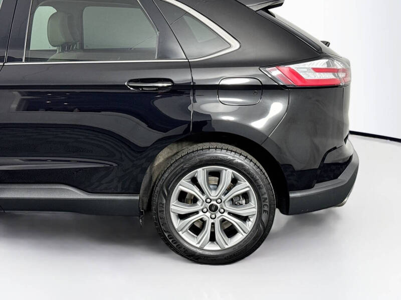 2023 Ford Edge Titanium
