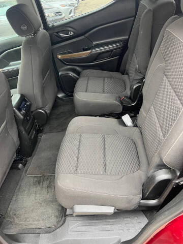 2017 GMC Acadia SLE-2