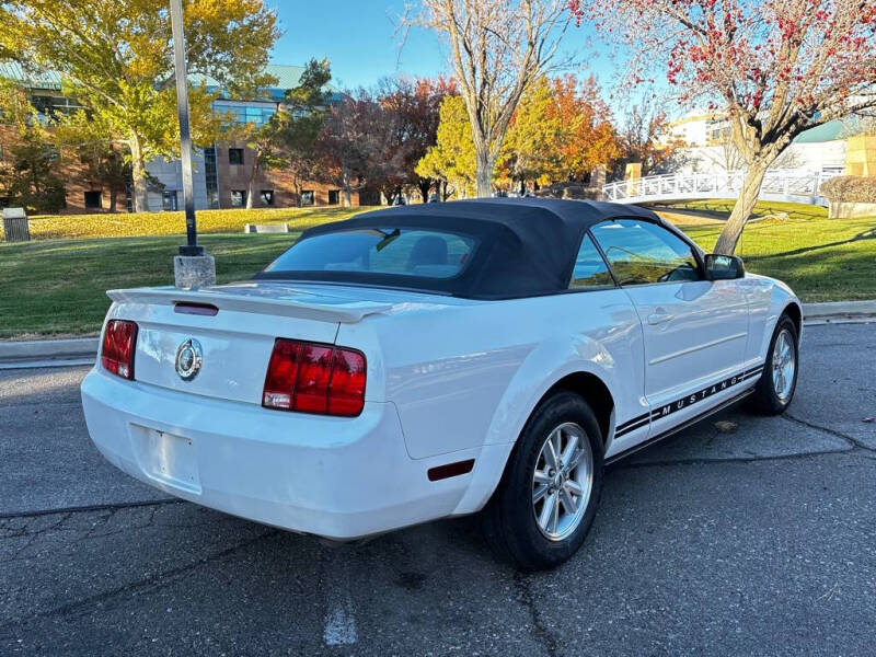 2007 Ford Mustang V6 Deluxe