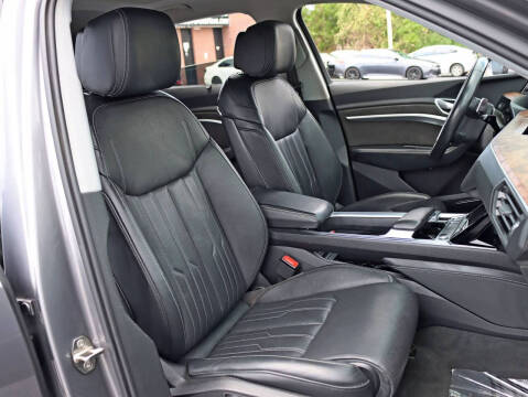 2019 Audi e-tron quattro Prestige