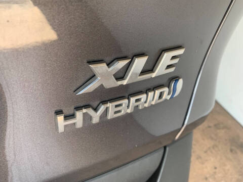 2022 Toyota RAV4 Hybrid XLE