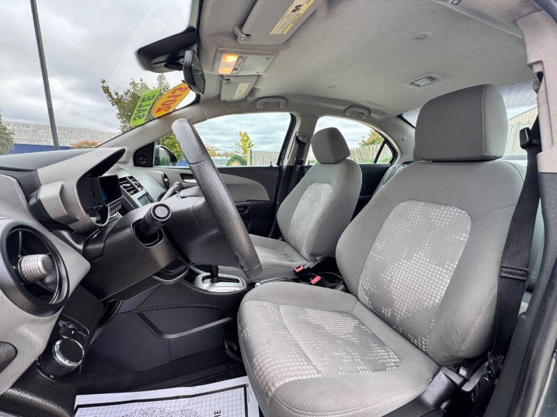 2013 Chevrolet Sonic LS Auto