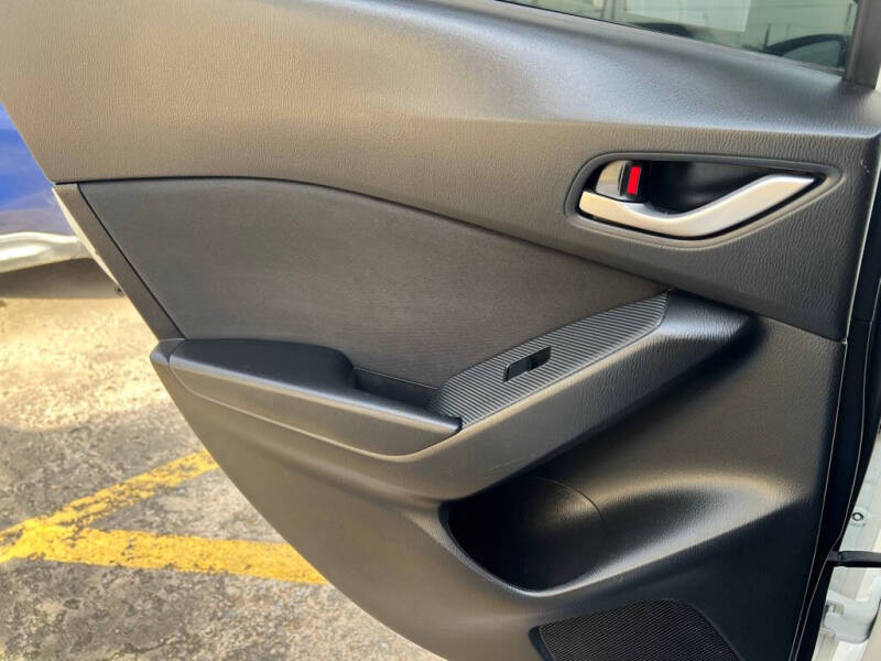 2016 Mazda MAZDA3 i Sport