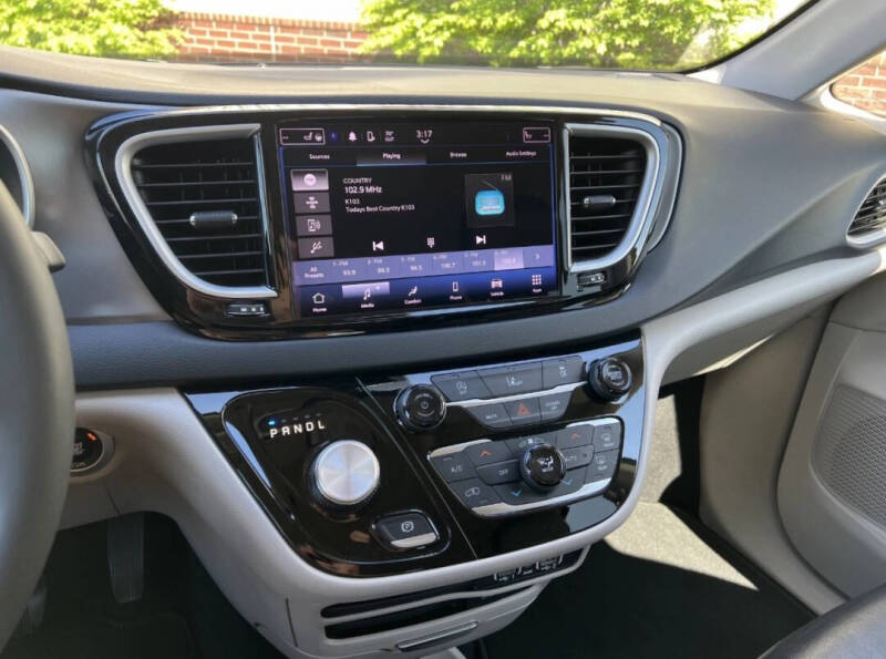 2022 Chrysler Pacifica Touring L