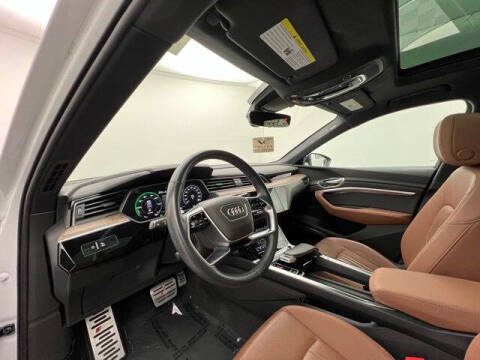 2021 Audi e-tron quattro Premium Plus