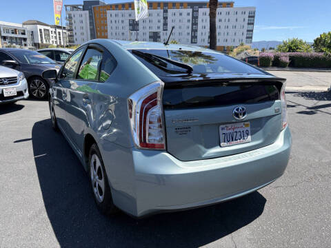 2014 Toyota Prius Three