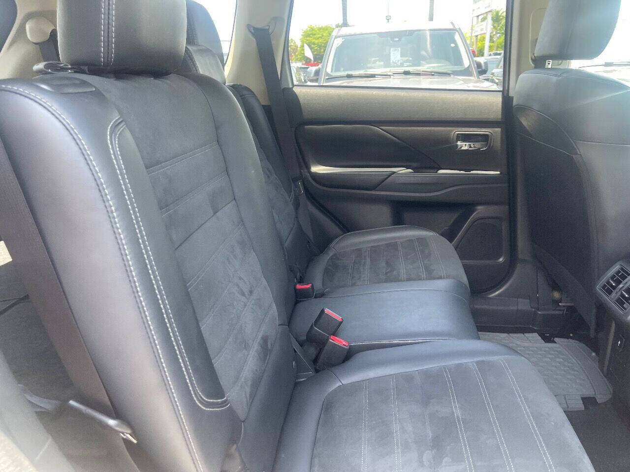 2019 Mitsubishi Outlander SUV / Crossover - $14,900