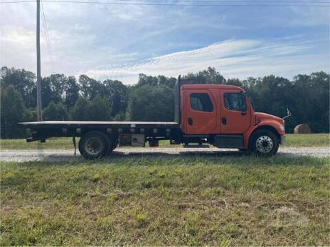 2017 Freightliner M2 106