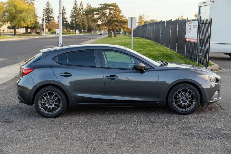 2016 Mazda MAZDA3 i Sport
