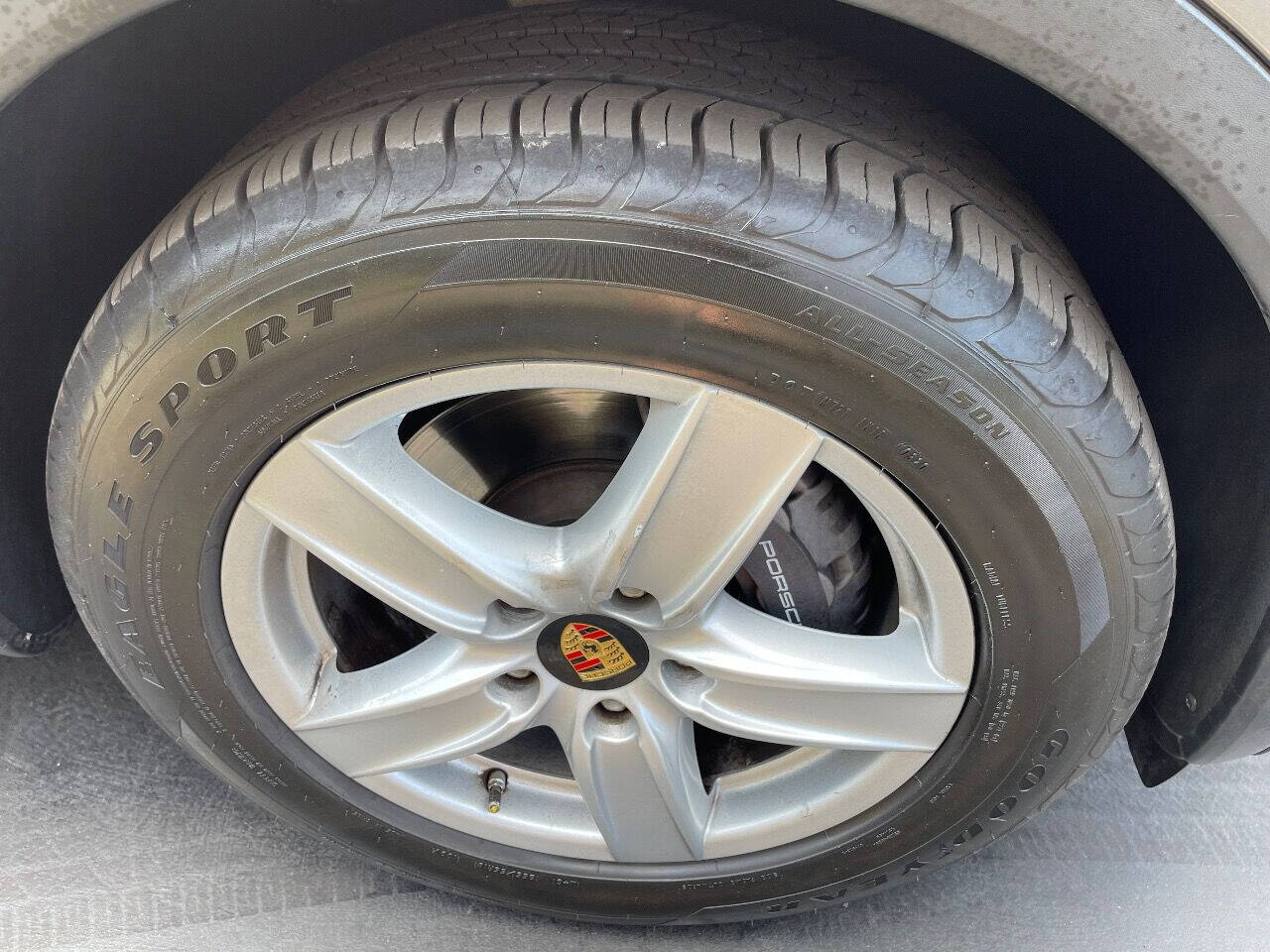 2011 Porsche Cayenne  - $18,900