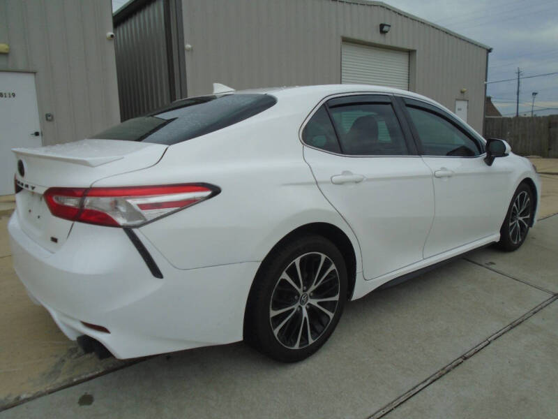2020 Toyota Camry SE Nightshade